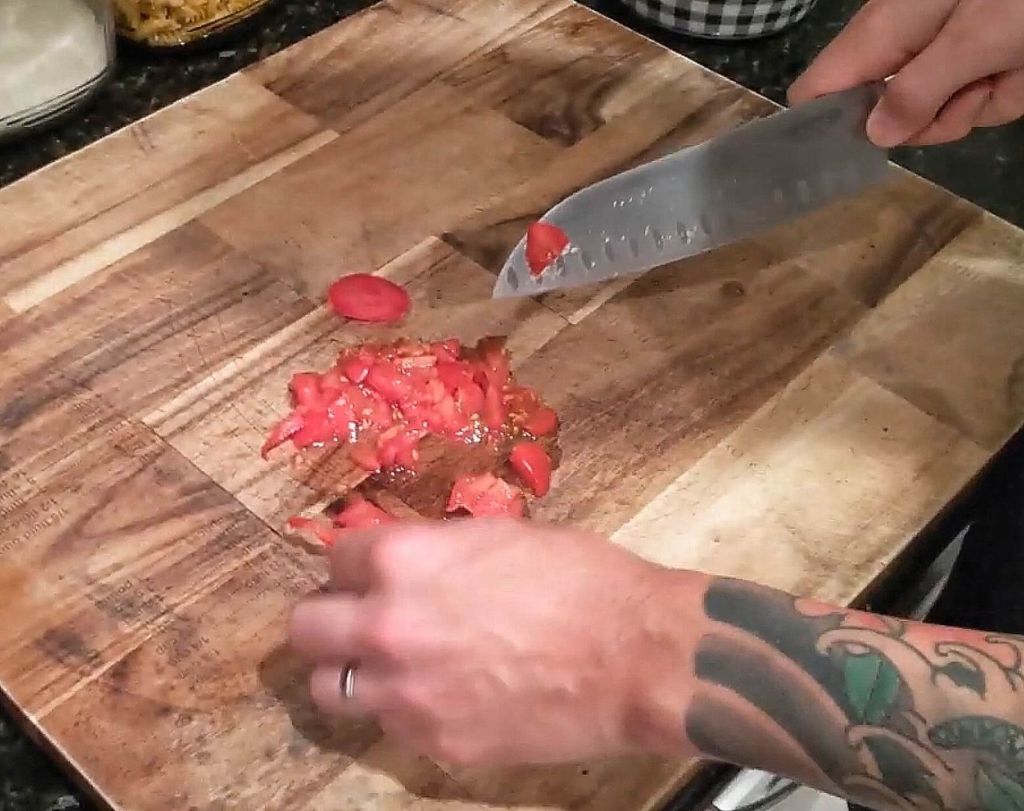 how to slice a tomato